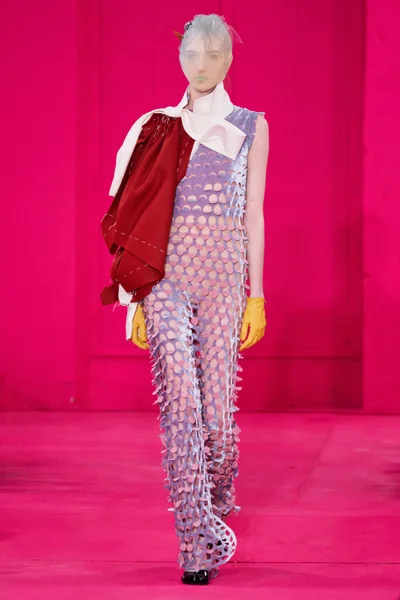 Look 3